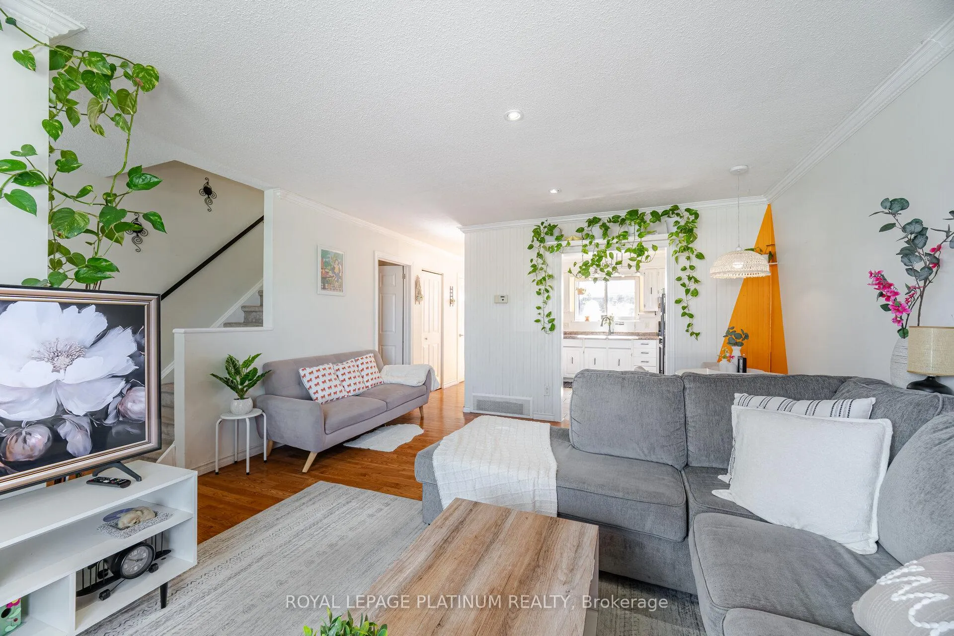 Photo 12 of 232 Durham Street, Oshawa, Vanier — HOMEH