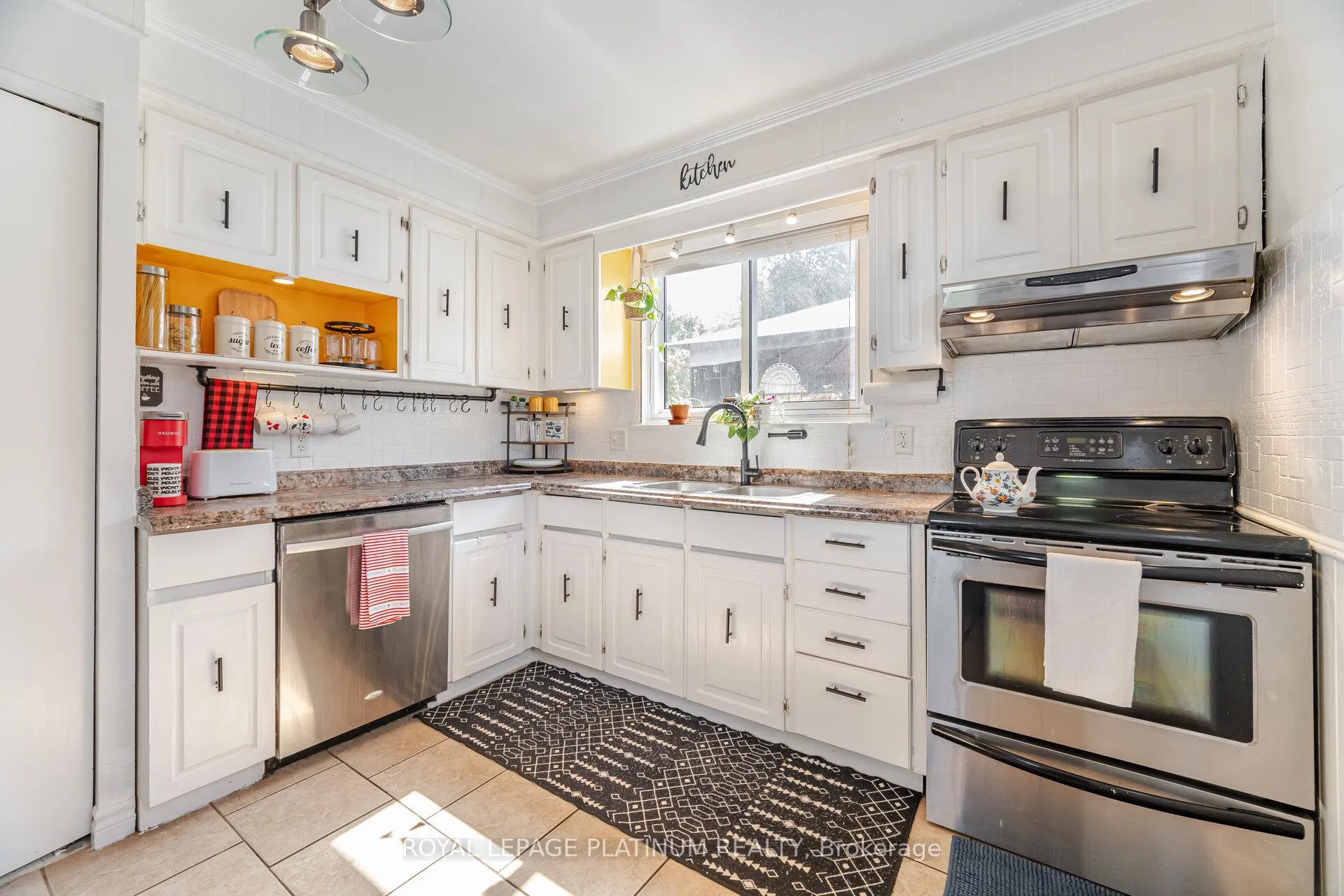 Photo 16 of 232 Durham Street, Oshawa, Vanier — HOMEH