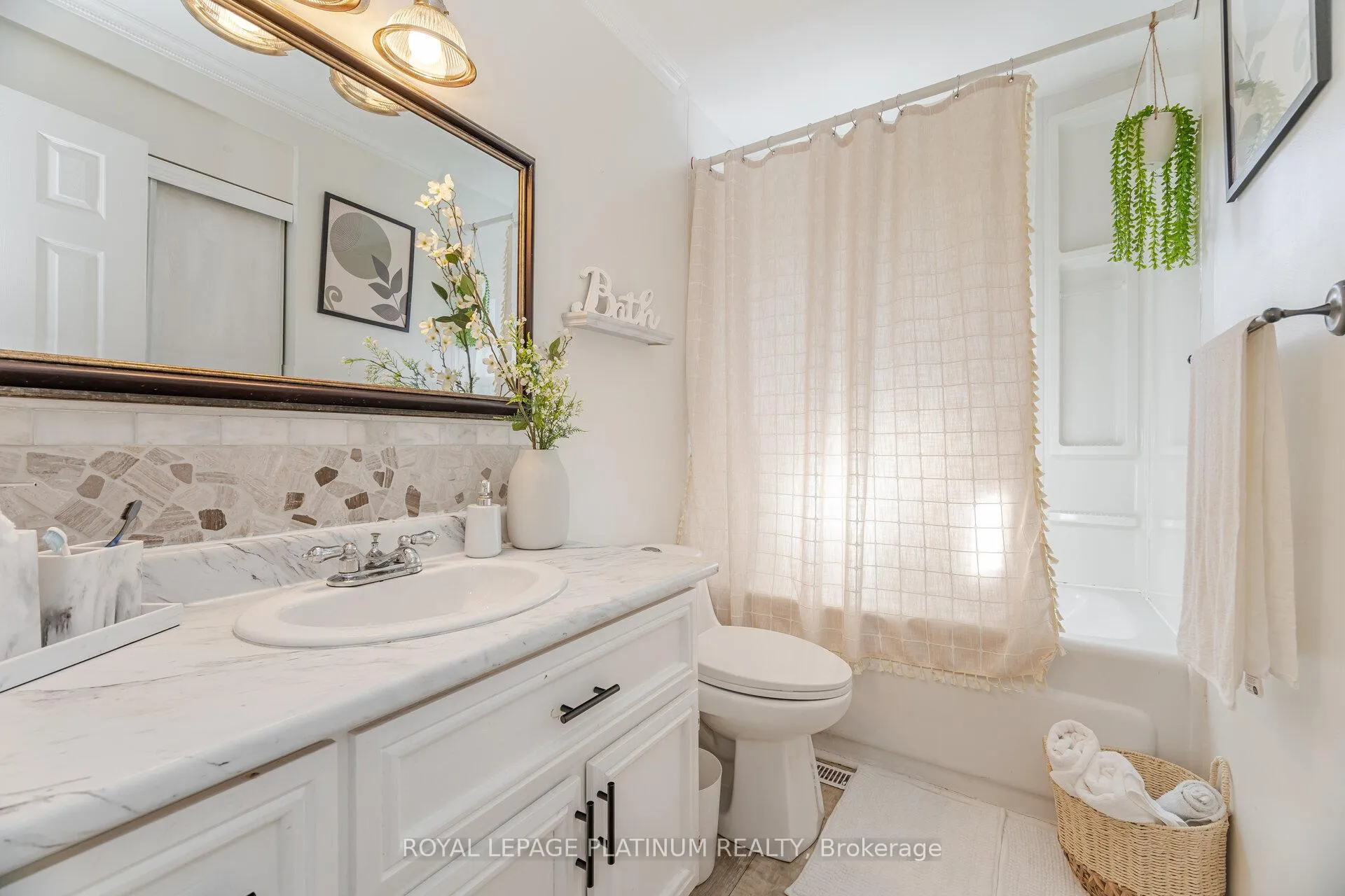 Photo 28 of 232 Durham Street, Oshawa, Vanier — HOMEH
