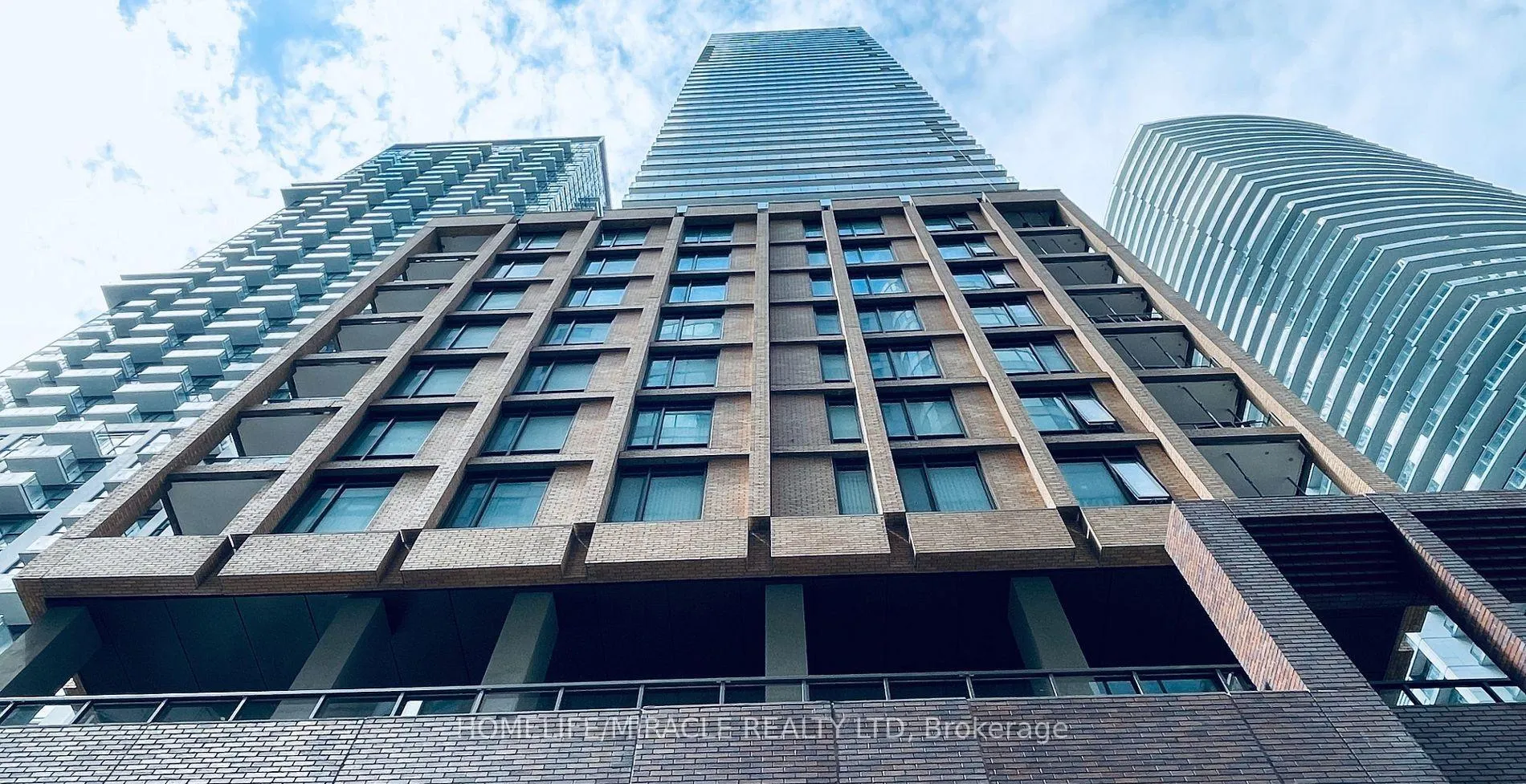 Photo 2 of Unit 1110, 8 Widmer Street, Toronto, Waterfront Communities — HOMEH