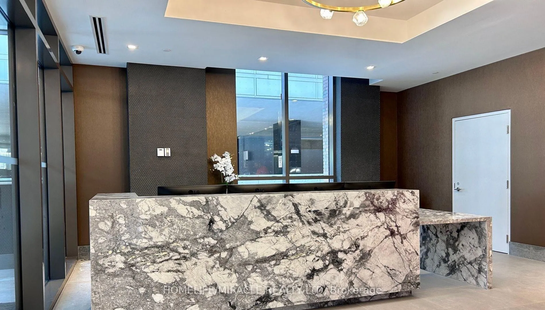Photo 3 of Unit 1110, 8 Widmer Street, Toronto, Waterfront Communities — HOMEH