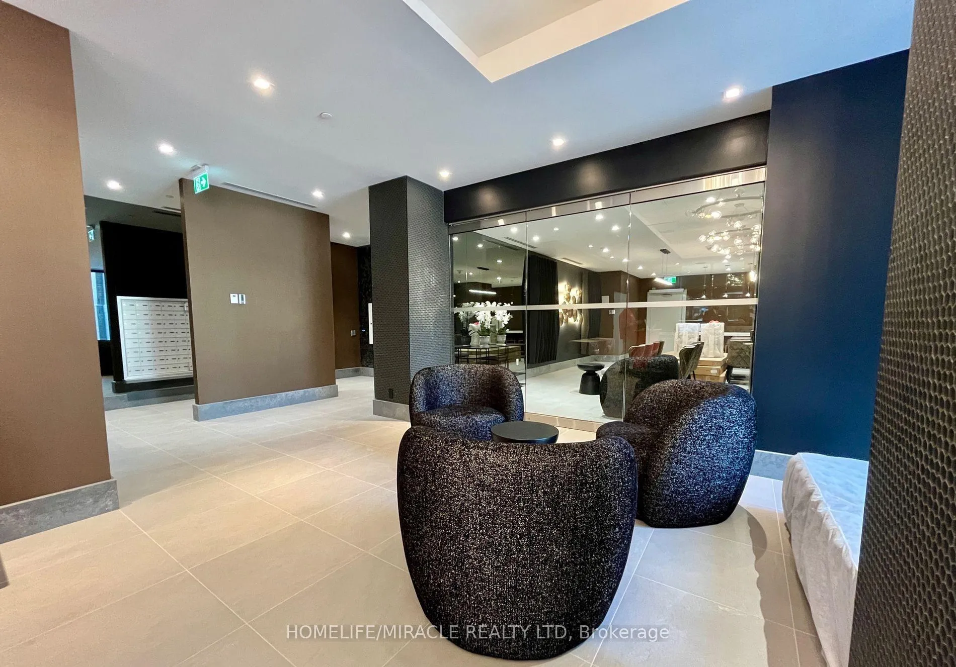 Photo 4 of Unit 1110, 8 Widmer Street, Toronto, Waterfront Communities — HOMEH