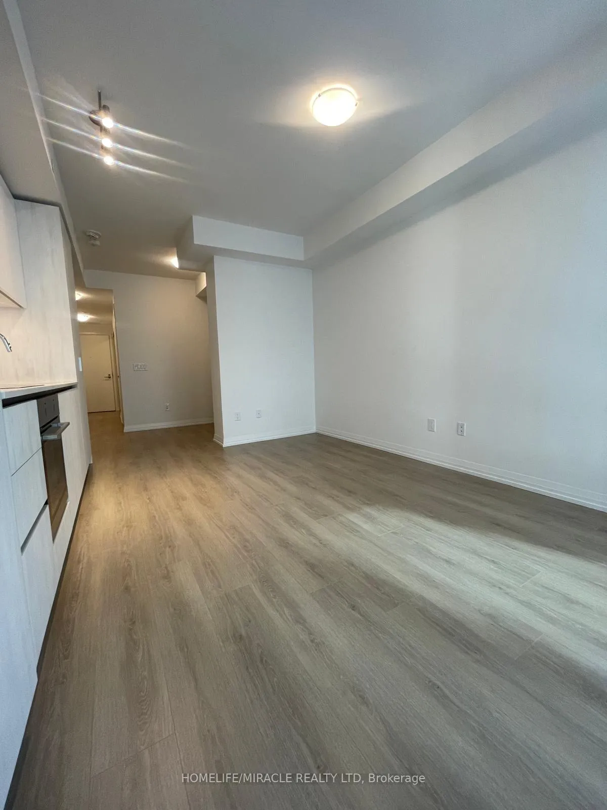 Photo 6 of Unit 1110, 8 Widmer Street, Toronto, Waterfront Communities — HOMEH