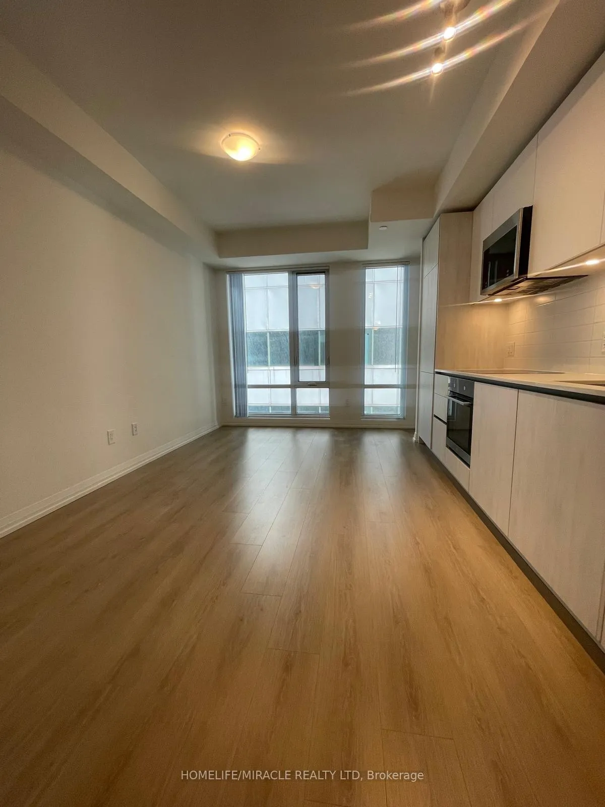 Photo 8 of Unit 1110, 8 Widmer Street, Toronto, Waterfront Communities — HOMEH