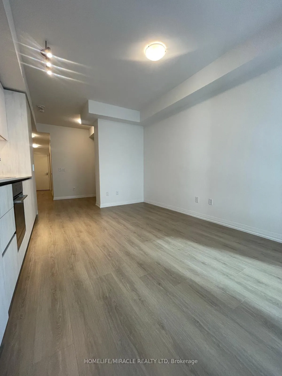Photo 9 of Unit 1110, 8 Widmer Street, Toronto, Waterfront Communities — HOMEH