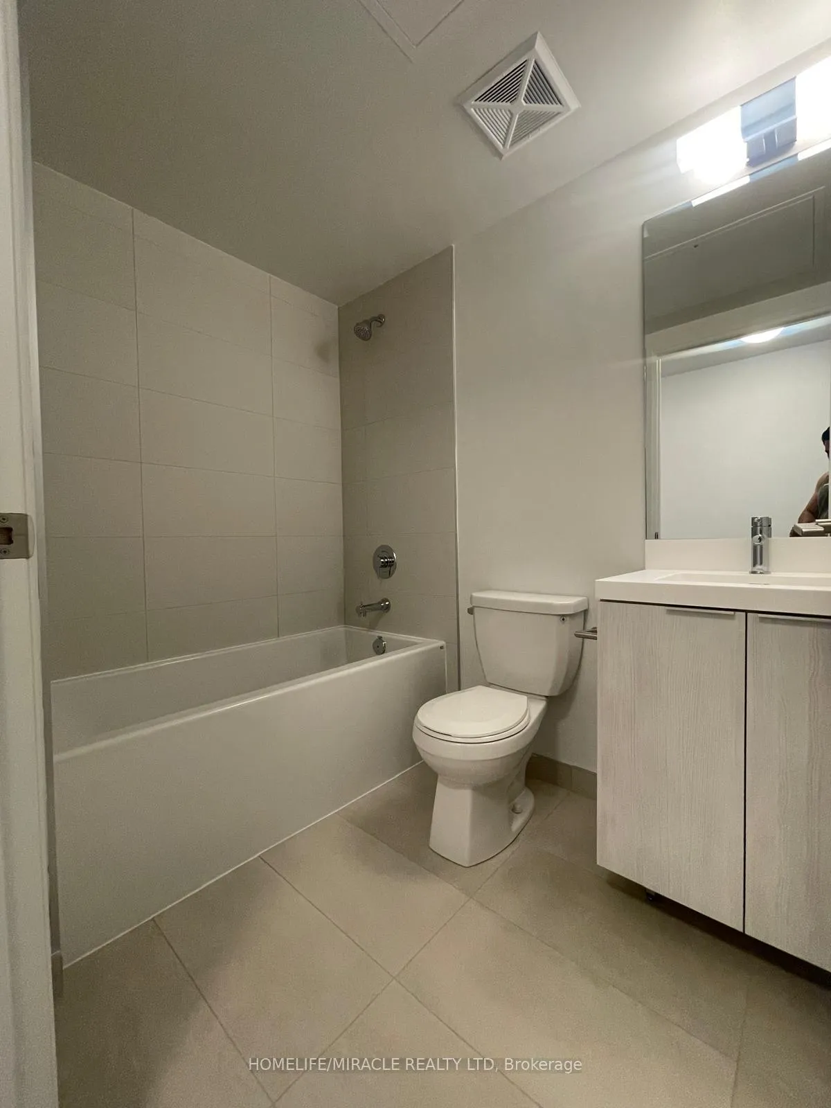 Photo 18 of Unit 1110, 8 Widmer Street, Toronto, Waterfront Communities — HOMEH
