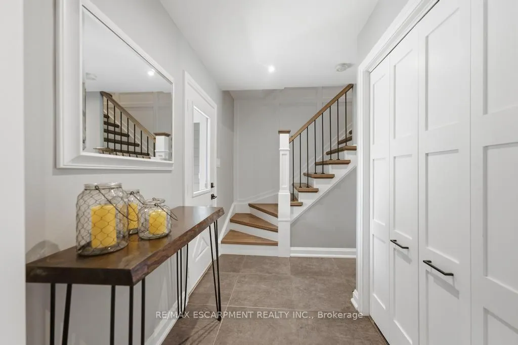 Photo 4 of 1119 Powerline Road E, Hamilton, Ancaster — HOMEH