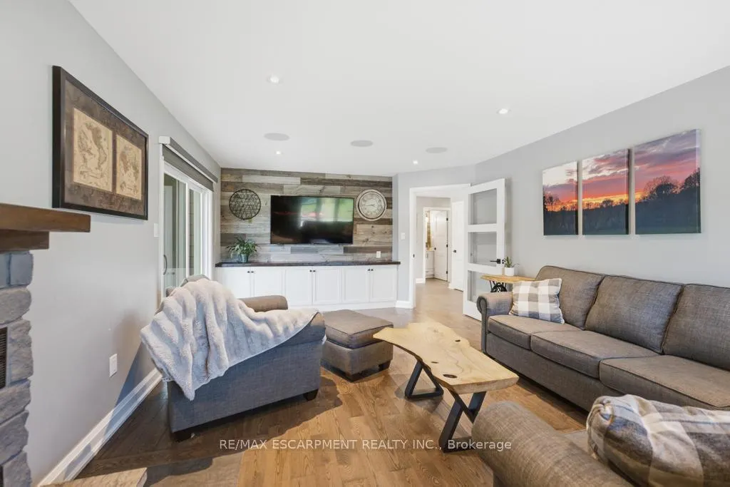 Photo 12 of 1119 Powerline Road E, Hamilton, Ancaster — HOMEH