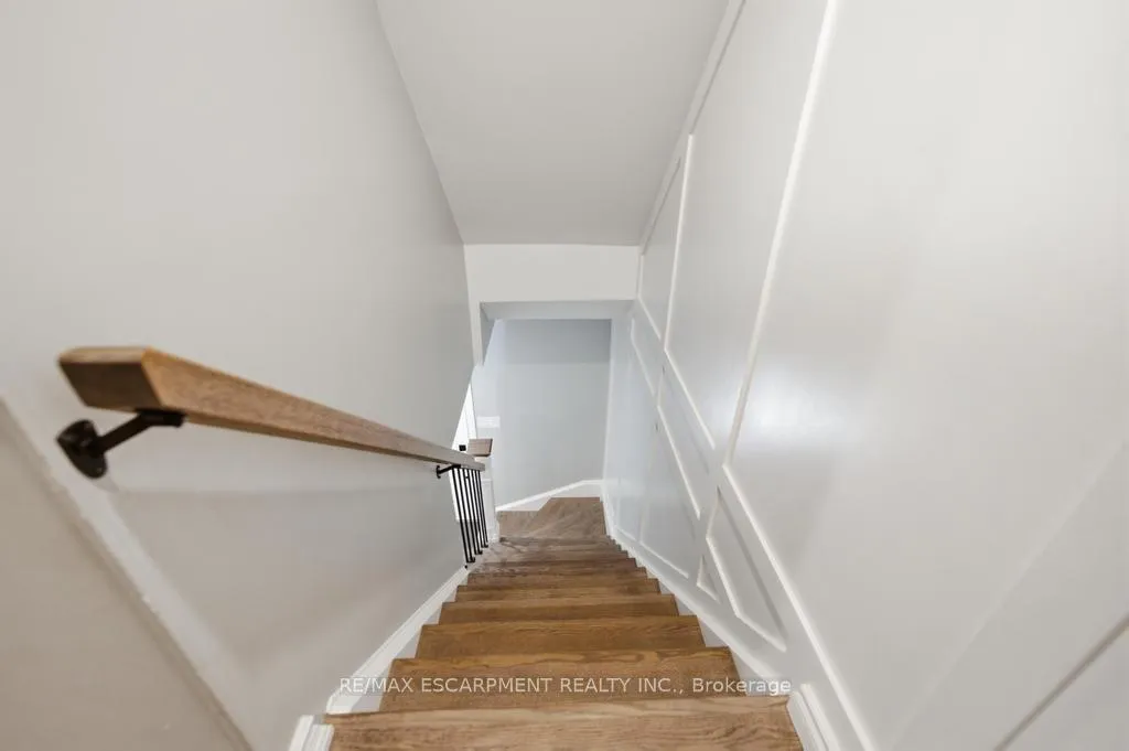 Photo 18 of 1119 Powerline Road E, Hamilton, Ancaster — HOMEH