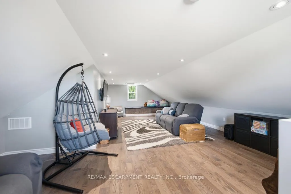 Photo 27 of 1119 Powerline Road E, Hamilton, Ancaster — HOMEH