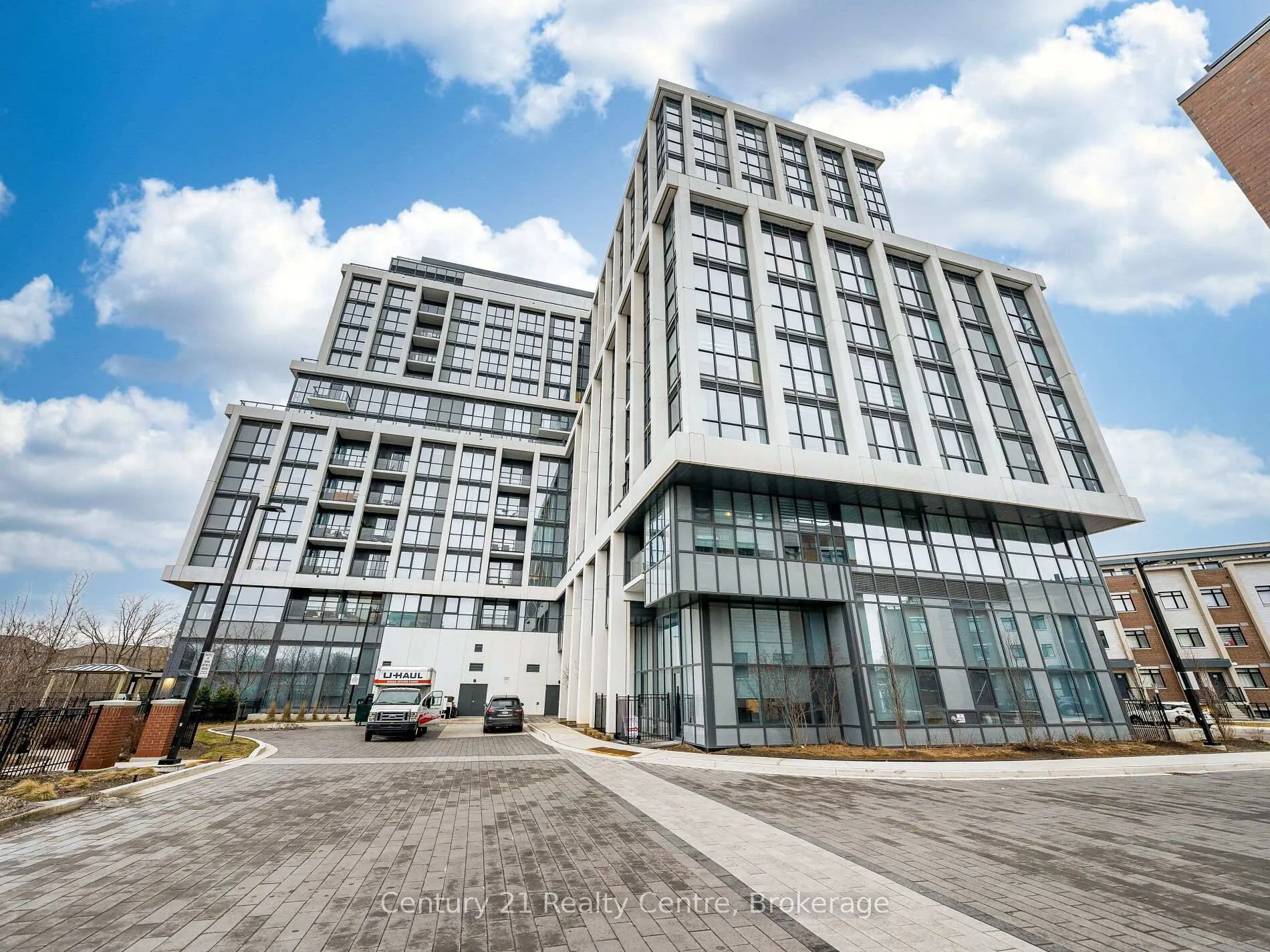 Photo 2 of 1063 Douglas McCurdy Common, Mississauga, Lakeview — HOMEH
