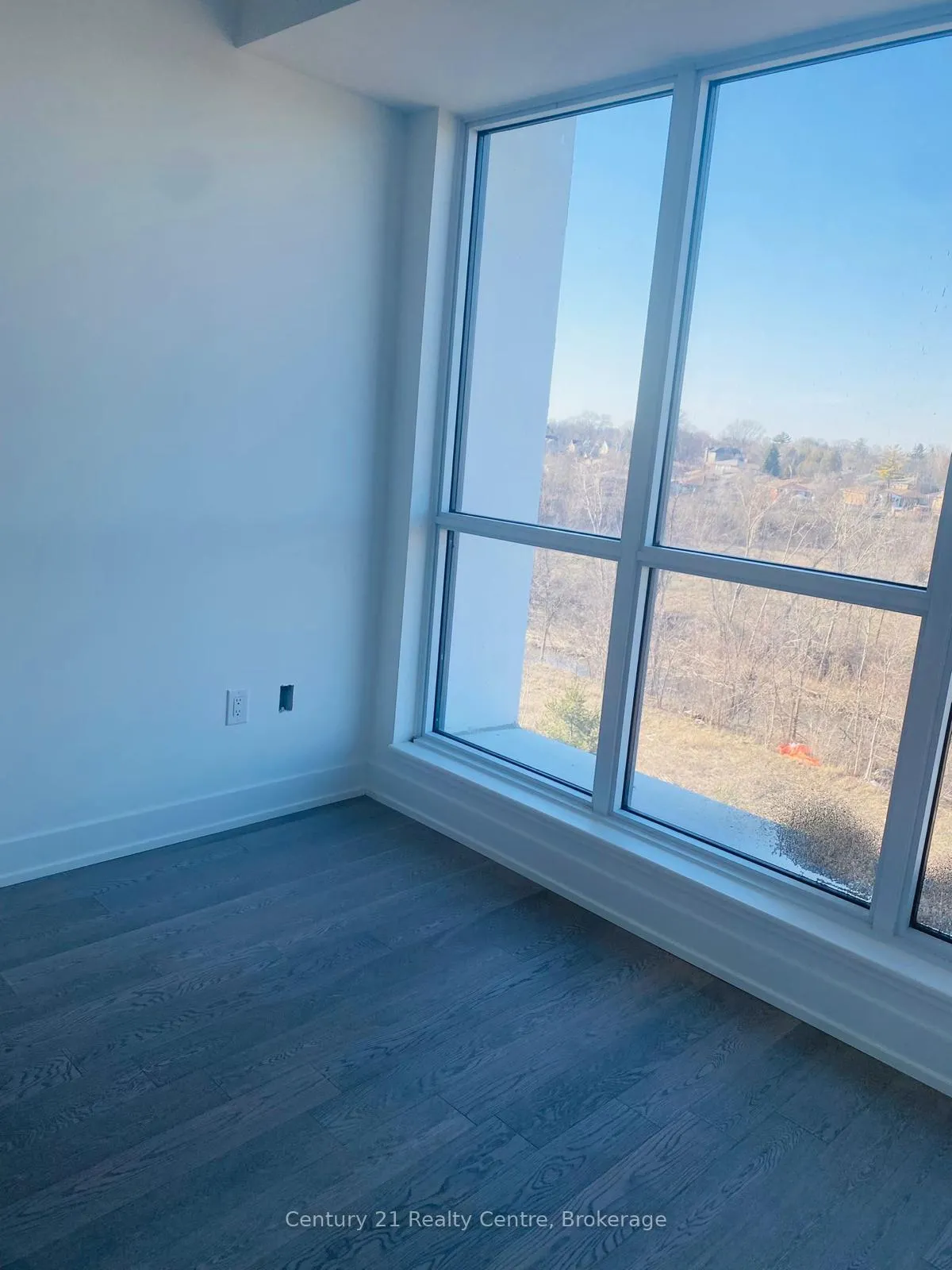 Photo 10 of 1063 Douglas McCurdy Common, Mississauga, Lakeview — HOMEH