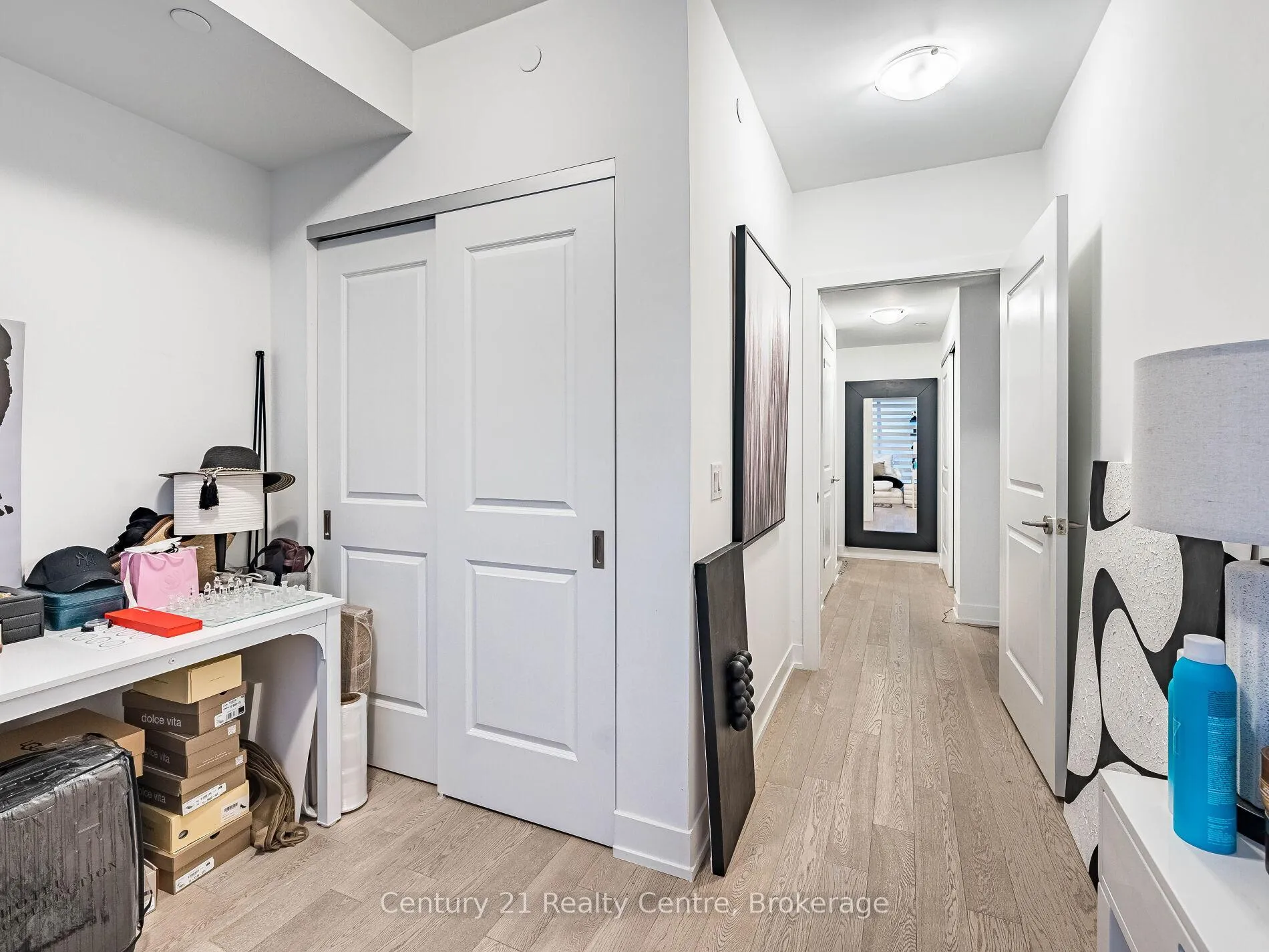 Photo 11 of 1063 Douglas McCurdy Common, Mississauga, Lakeview — HOMEH