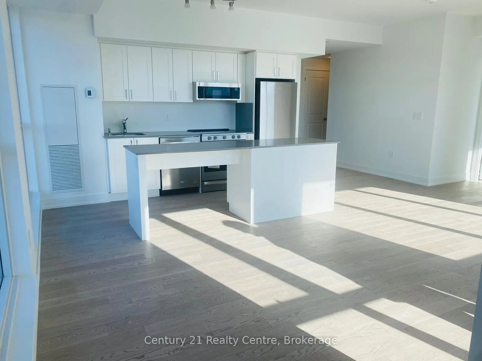 Photo 30 of 1063 Douglas McCurdy Common, Mississauga, Lakeview — HOMEH