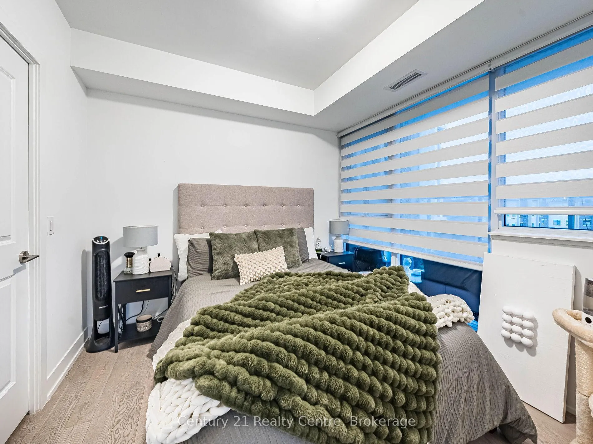 Photo 32 of 1063 Douglas McCurdy Common, Mississauga, Lakeview — HOMEH