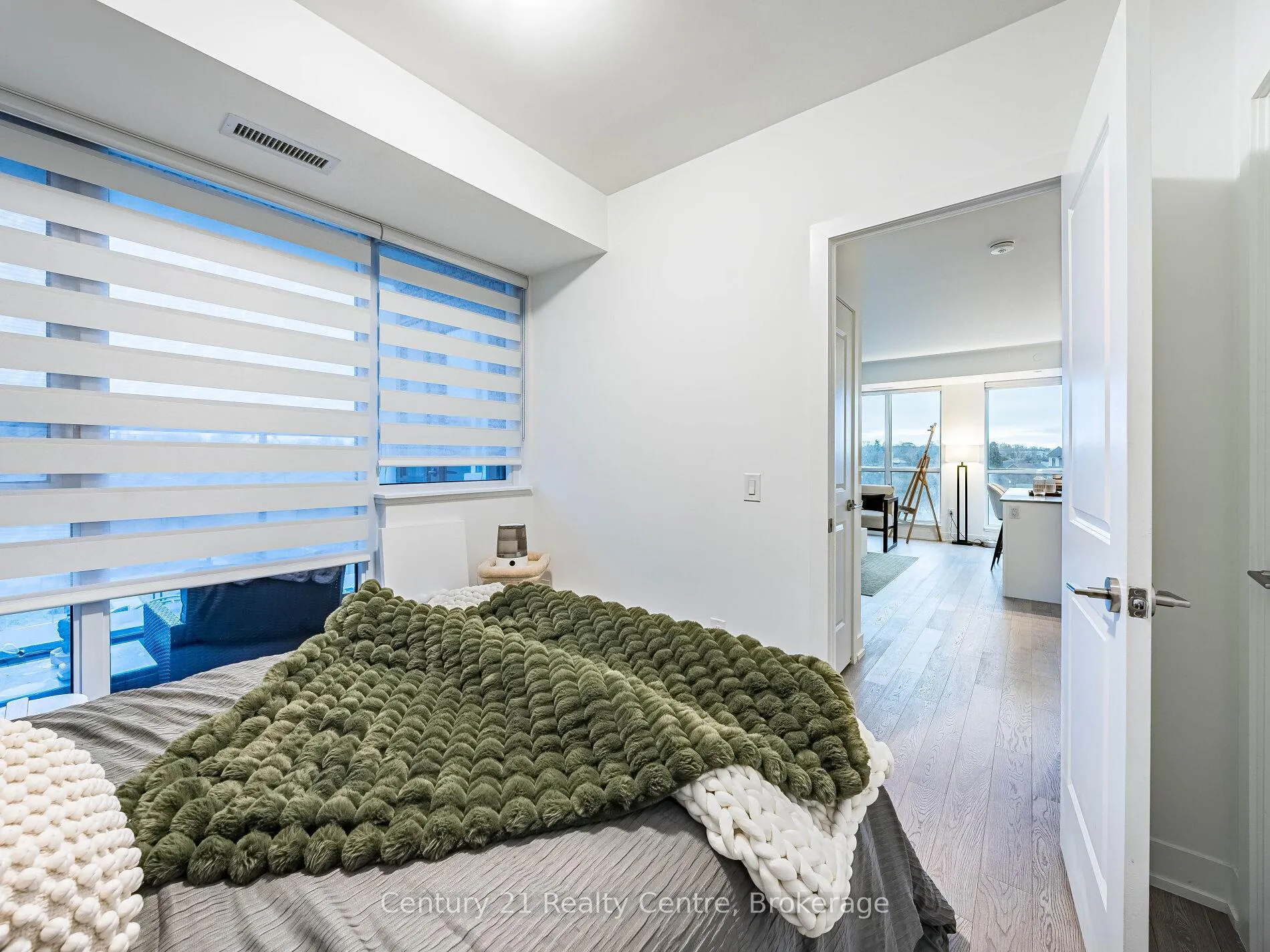 Photo 33 of 1063 Douglas McCurdy Common, Mississauga, Lakeview — HOMEH