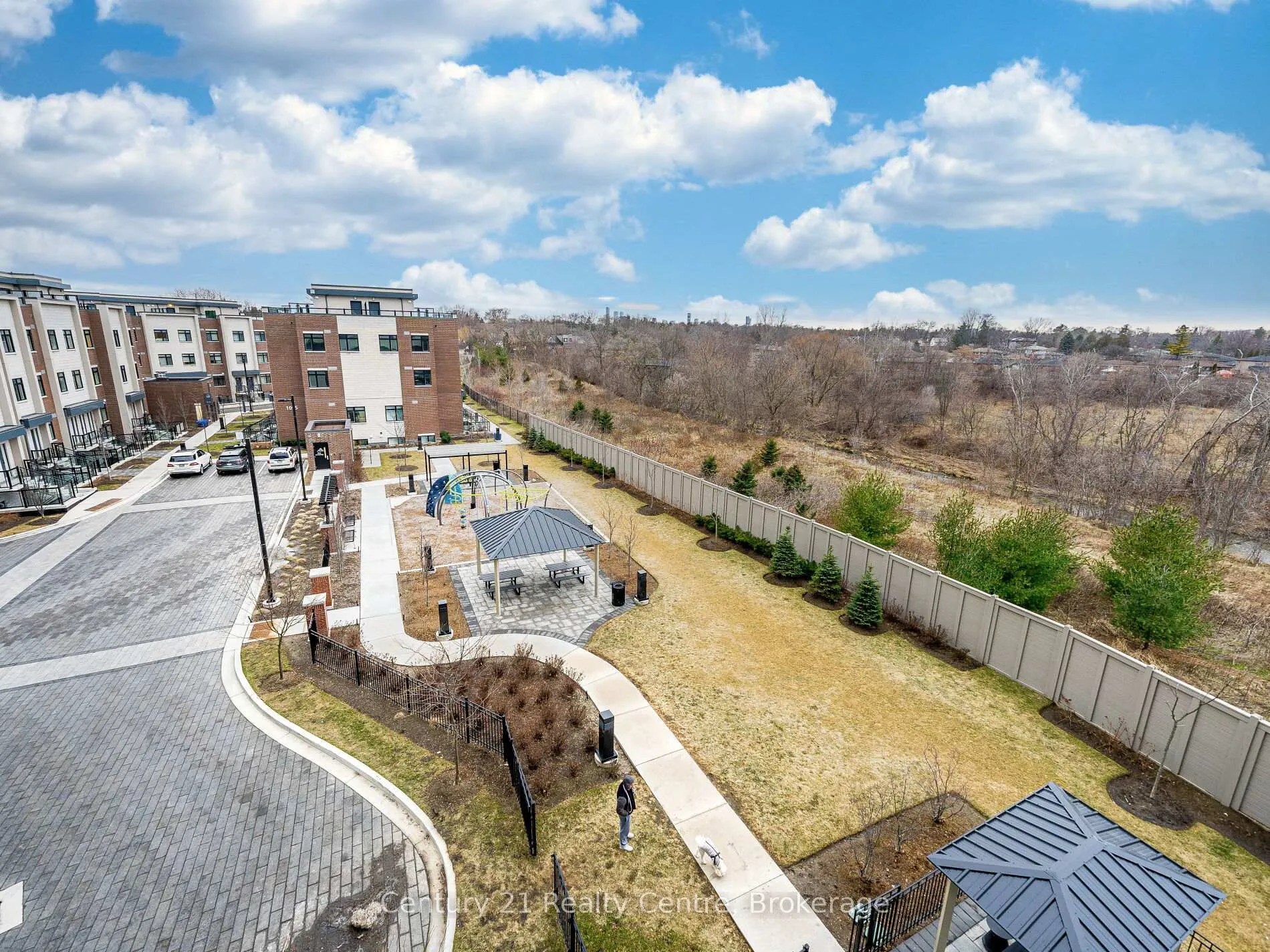 Photo 39 of 1063 Douglas McCurdy Common, Mississauga, Lakeview — HOMEH