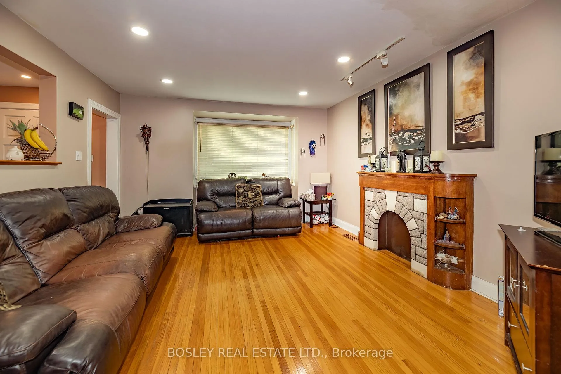 Photo 2 of 6 Boyd Avenue, North York, Weston — HOMEH