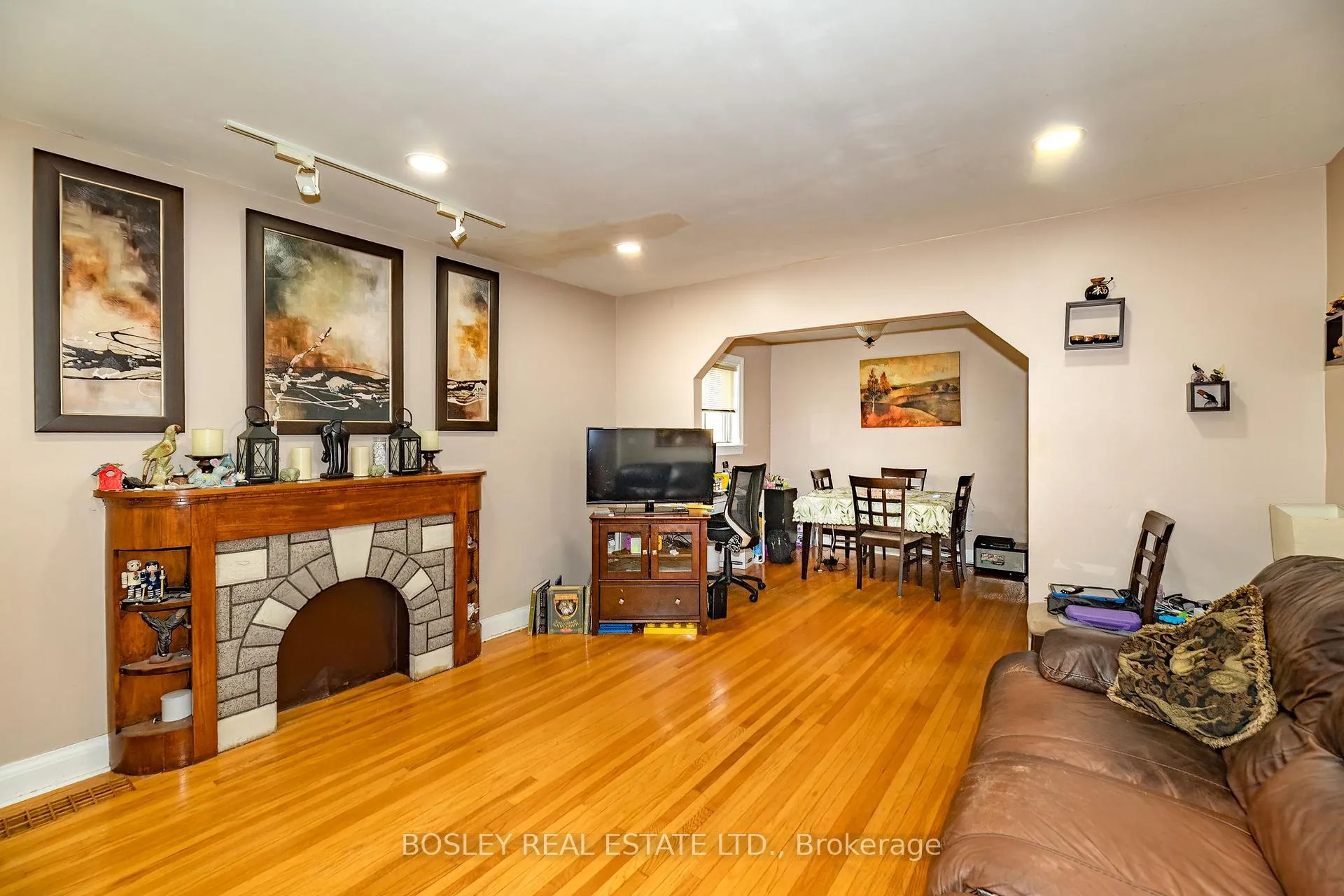 Photo 3 of 6 Boyd Avenue, North York, Weston — HOMEH