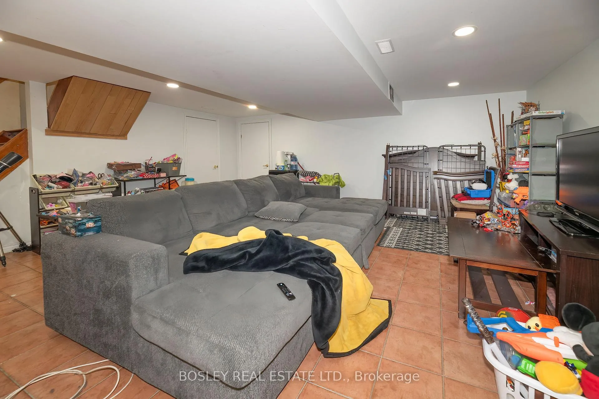 Photo 10 of 6 Boyd Avenue, North York, Weston — HOMEH