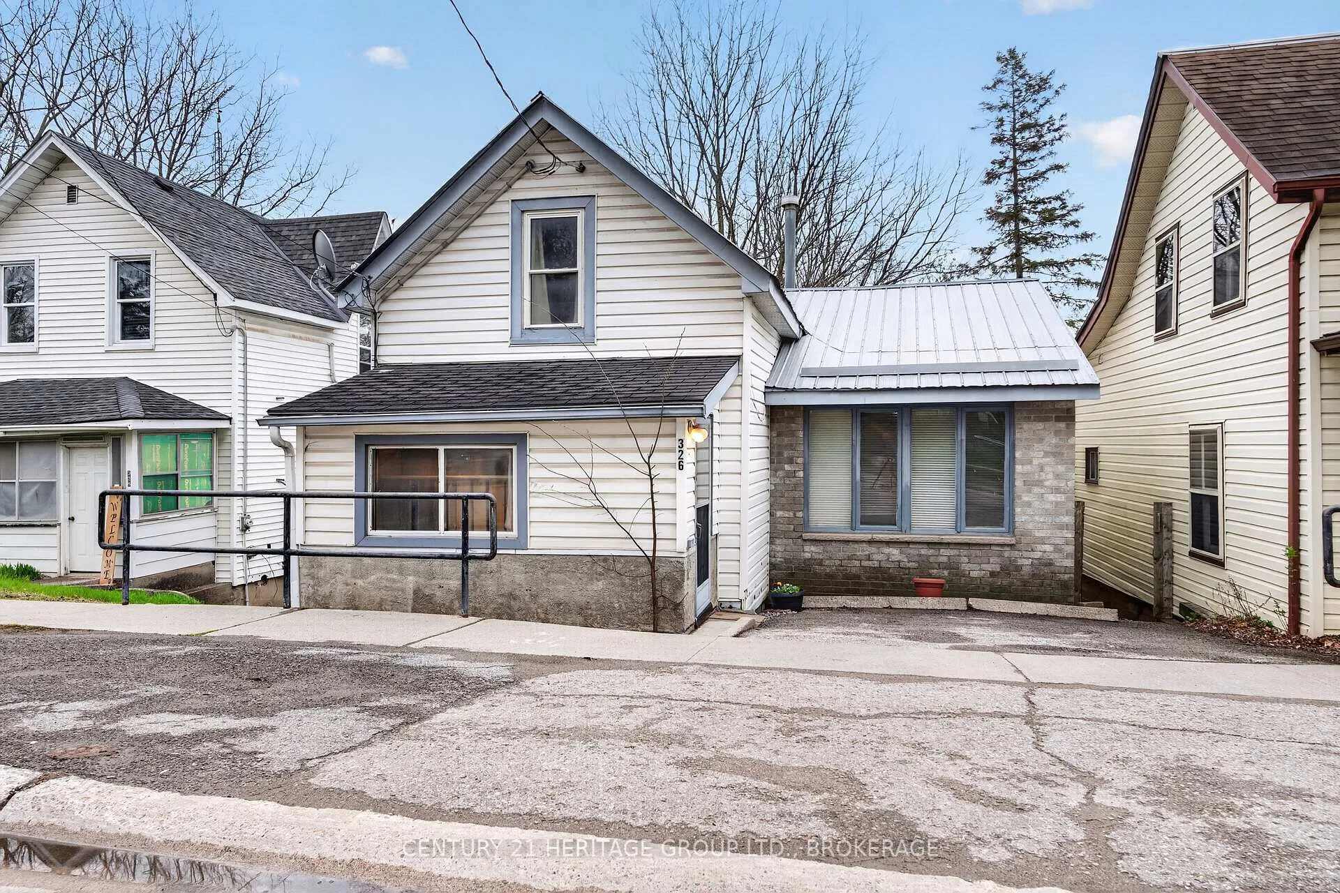 Photo 3 of 326 Dundas Street, Deseronto, Deseronto (Town) — HOMEH