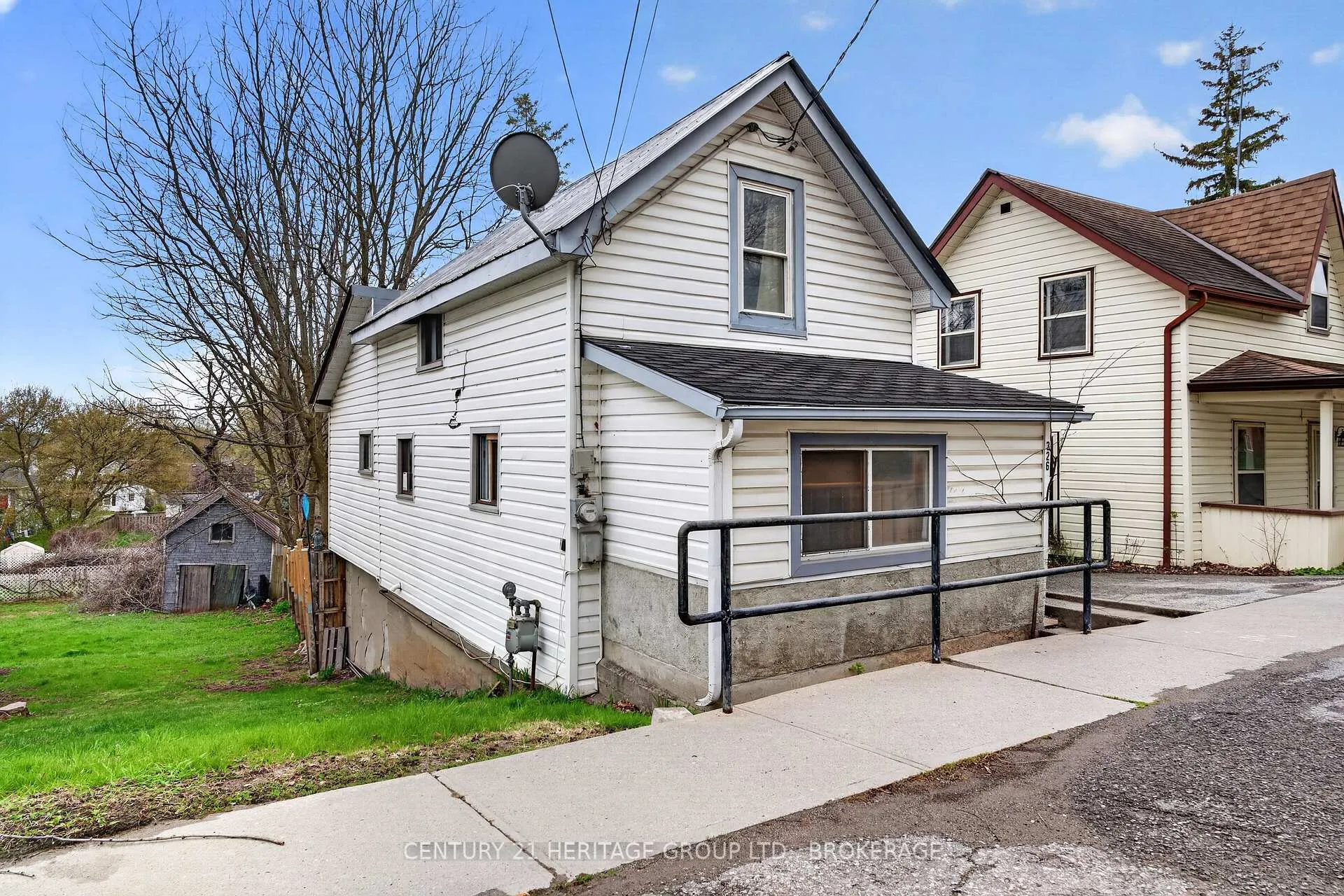 Photo 4 of 326 Dundas Street, Deseronto, Deseronto (Town) — HOMEH