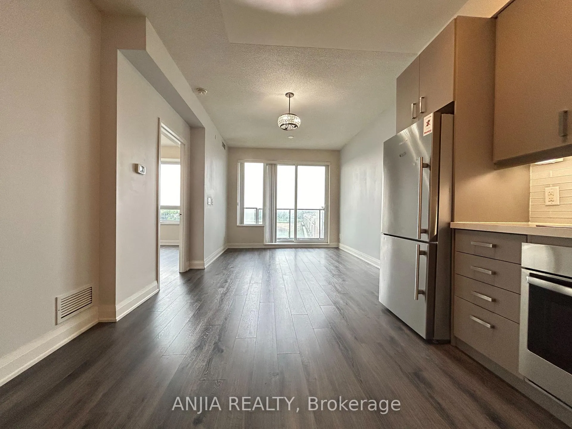 Photo 3 of Unit 615, 28 Uptown Drive, Markham, Unionville — HOMEH