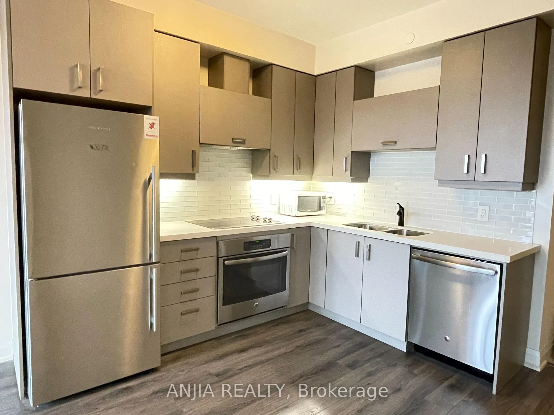 Photo 8 of Unit 615, 28 Uptown Drive, Markham, Unionville — HOMEH