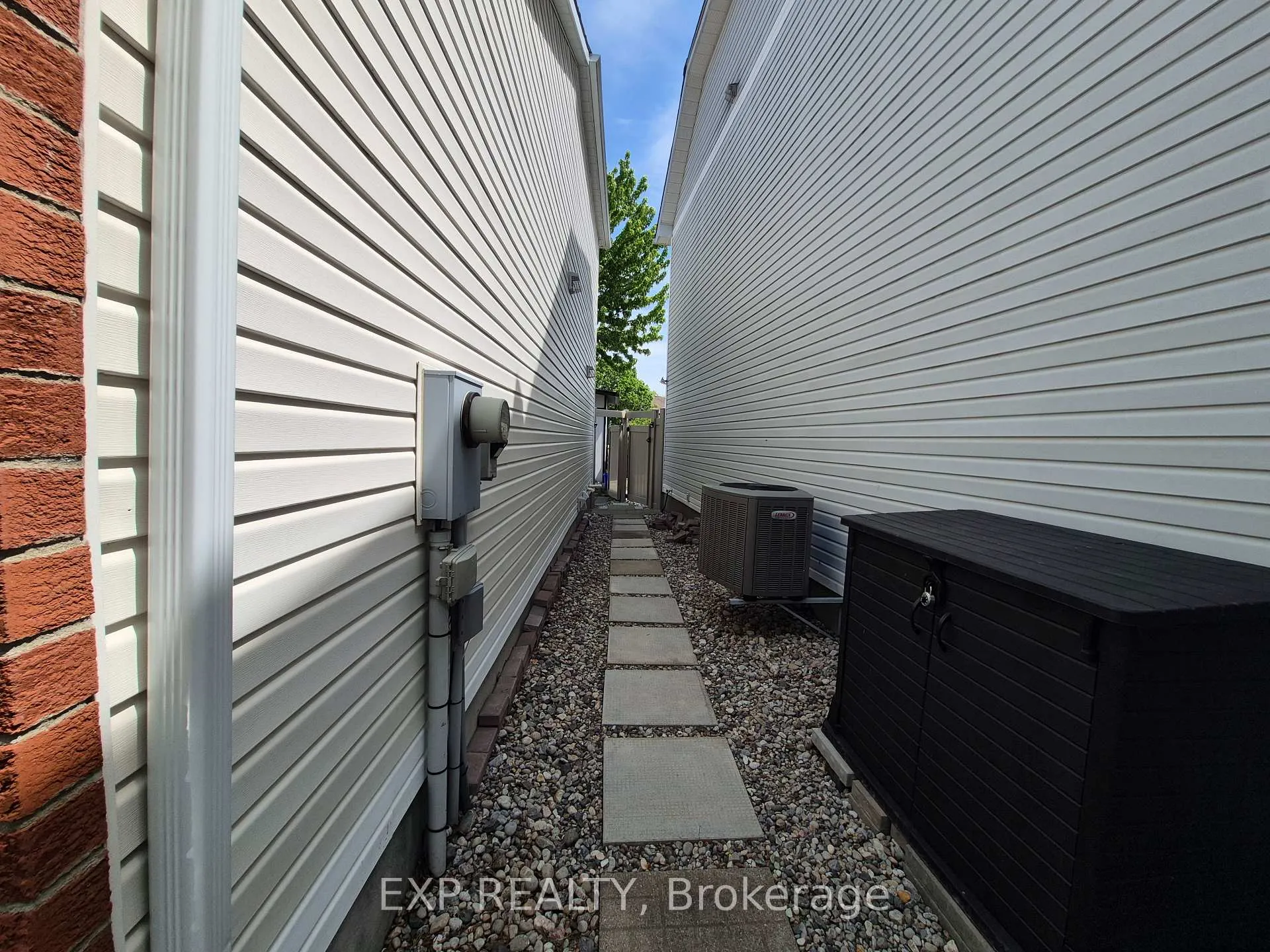 Photo 10 of 192 Windhurst Drive, Ottawa, Barrhaven East — HOMEH