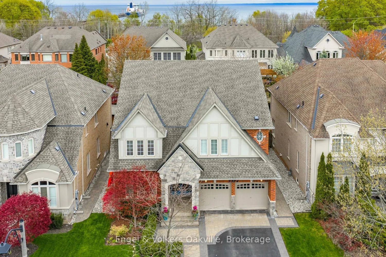 Photo 2 of 3324 Mistwell Crescent, Oakville, Bronte — HOMEH