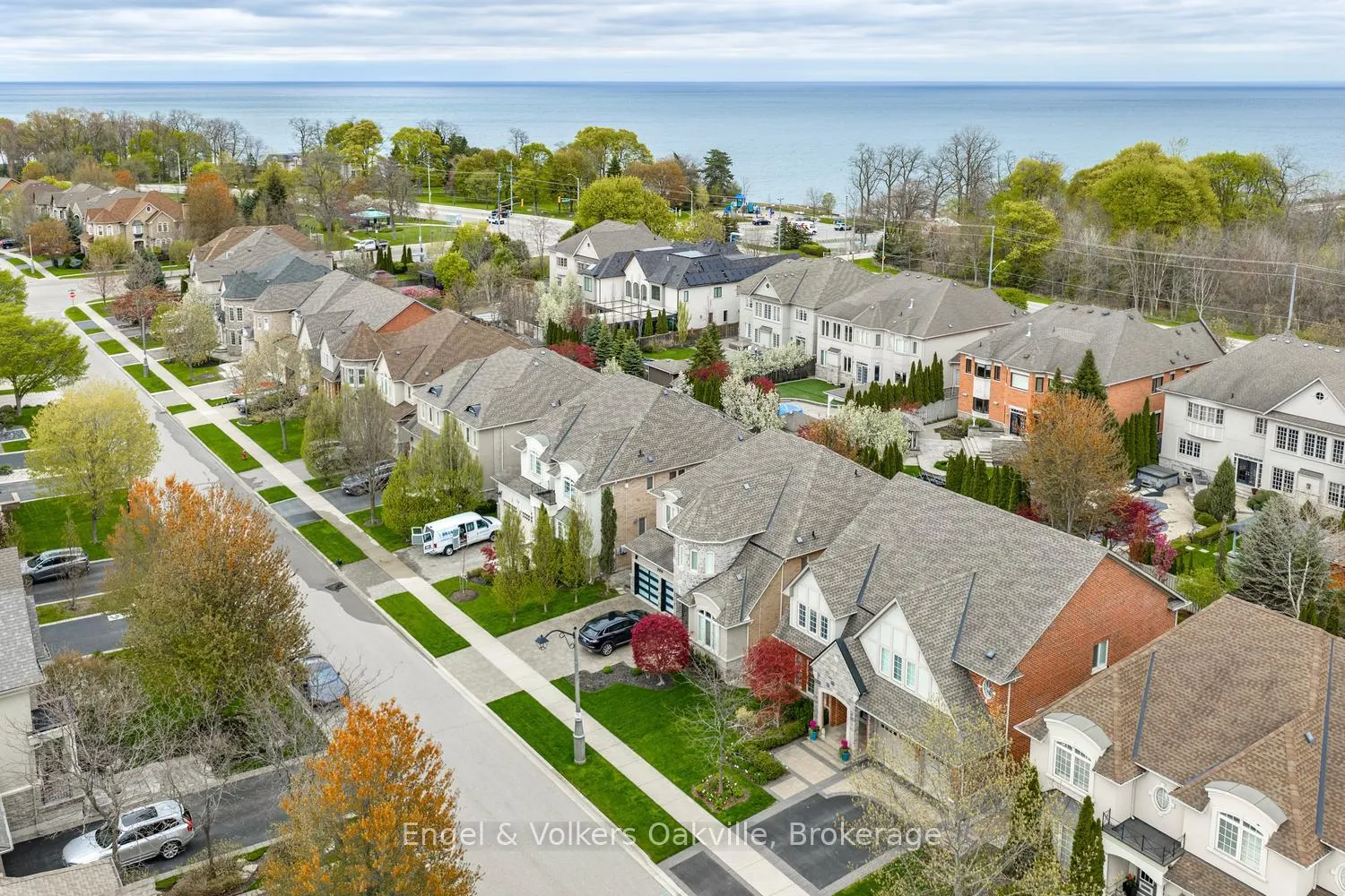 Photo 48 of 3324 Mistwell Crescent, Oakville, Bronte — HOMEH