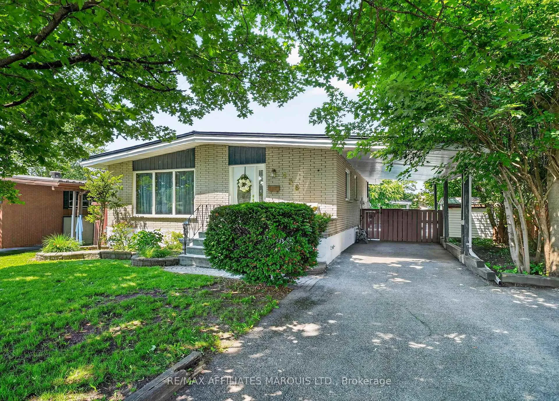 Photo 3 of 438 Beach Avenue, Cornwall, Cornwall — HOMEH