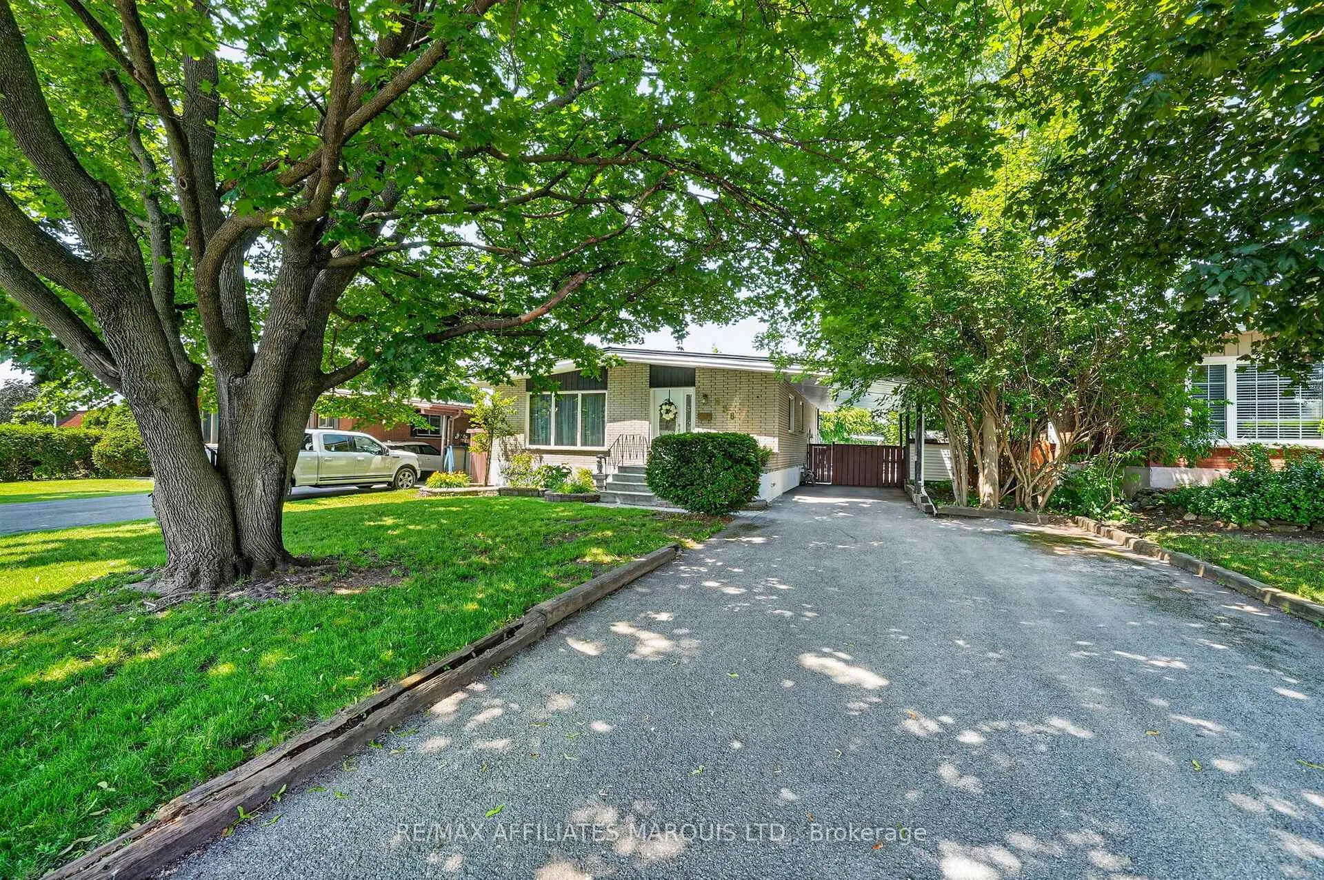 Photo 4 of 438 Beach Avenue, Cornwall, Cornwall — HOMEH