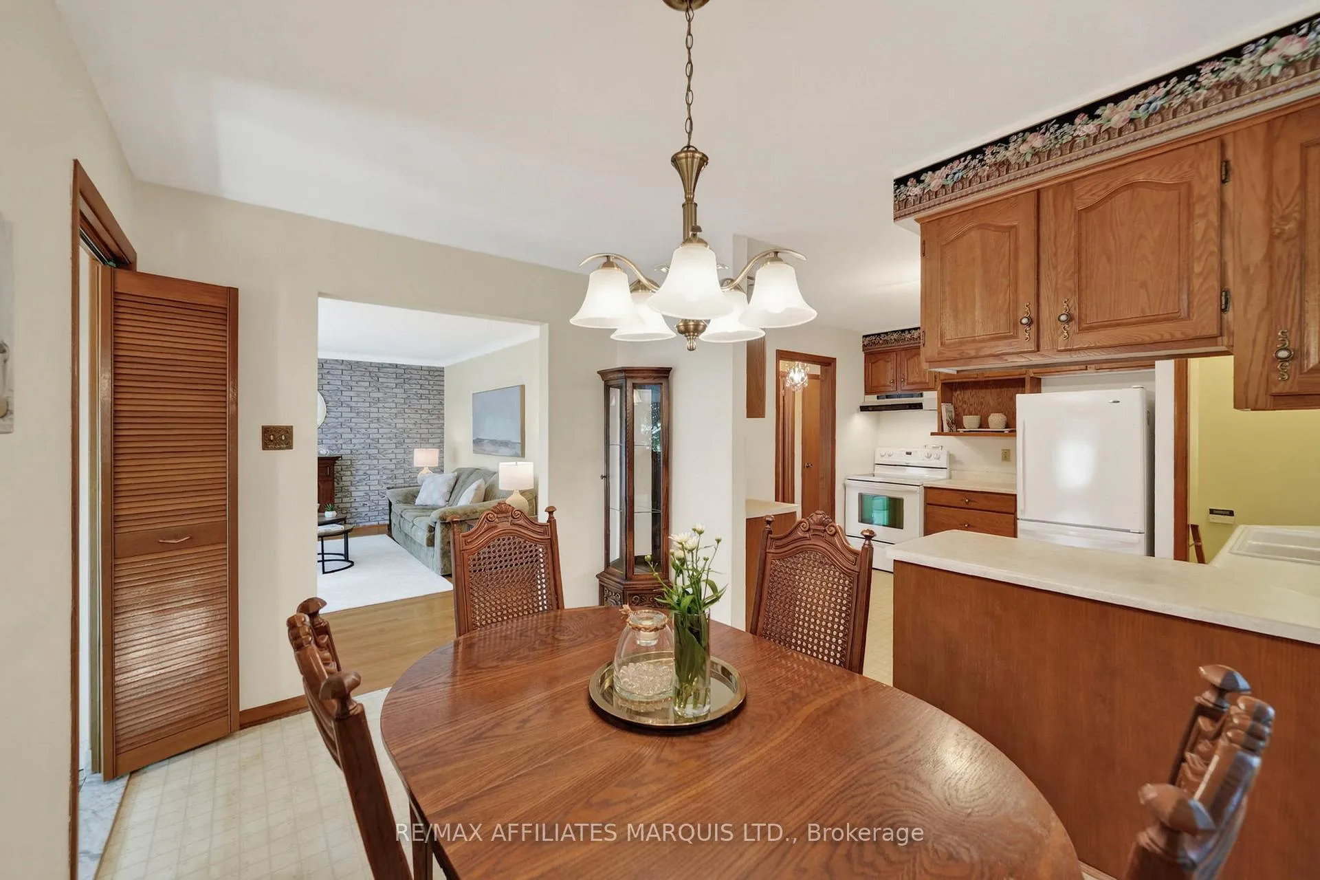 Photo 13 of 438 Beach Avenue, Cornwall, Cornwall — HOMEH