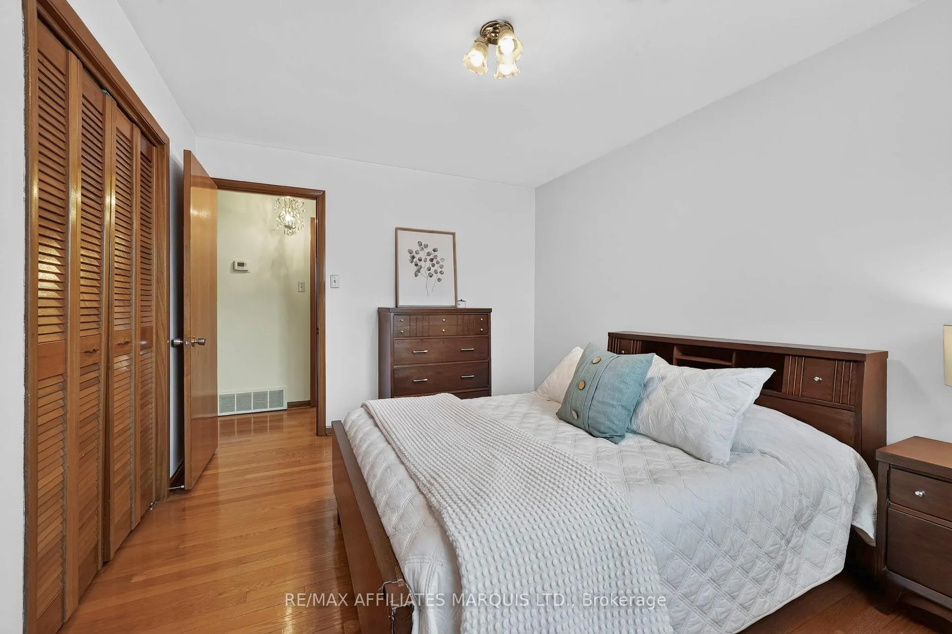 Photo 20 of 438 Beach Avenue, Cornwall, Cornwall — HOMEH