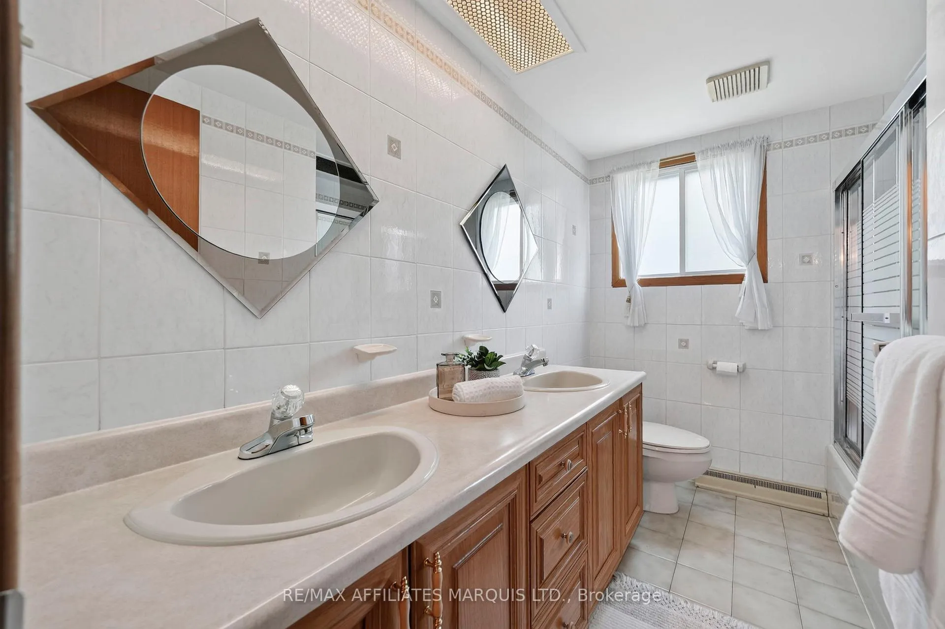 Photo 25 of 438 Beach Avenue, Cornwall, Cornwall — HOMEH