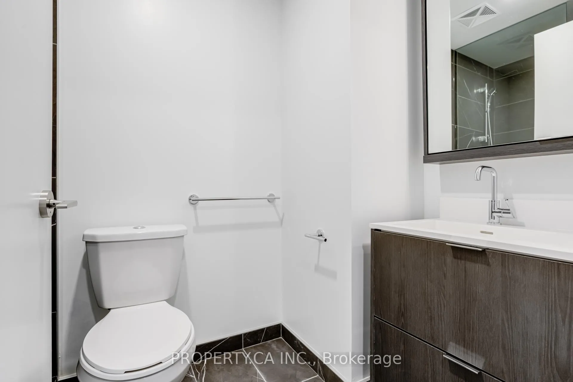 Photo 58 of Unit 106, 6 Greenbriar Road, North York, Bayview Village — HOMEH
