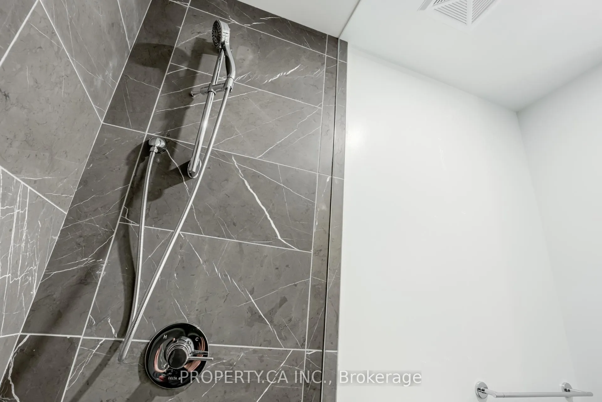 Photo 59 of Unit 106, 6 Greenbriar Road, North York, Bayview Village — HOMEH