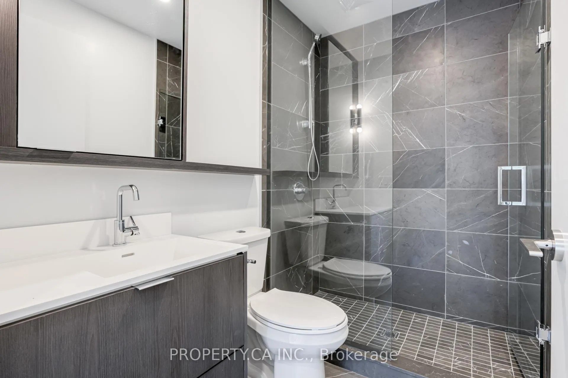 Photo 68 of Unit 106, 6 Greenbriar Road, North York, Bayview Village — HOMEH