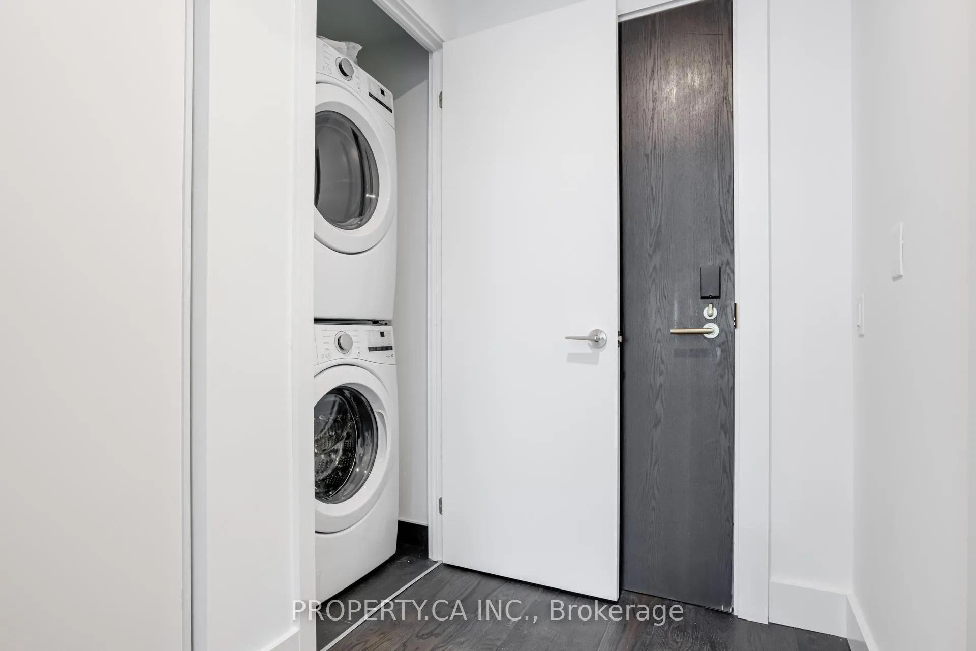 Photo 77 of Unit 106, 6 Greenbriar Road, North York, Bayview Village — HOMEH
