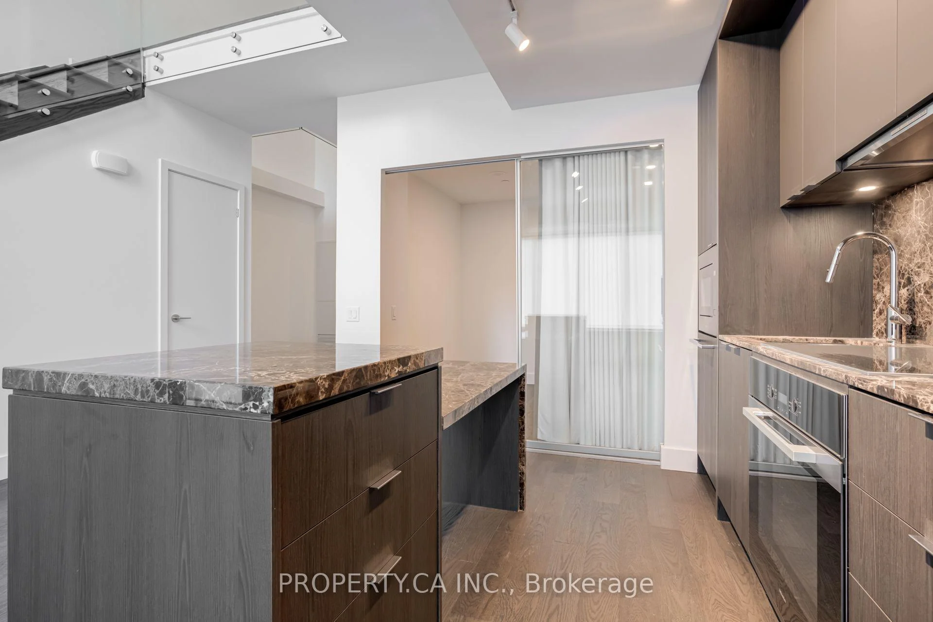 Photo 15 of Unit 106, 6 Greenbriar Road, North York, Bayview Village — HOMEH