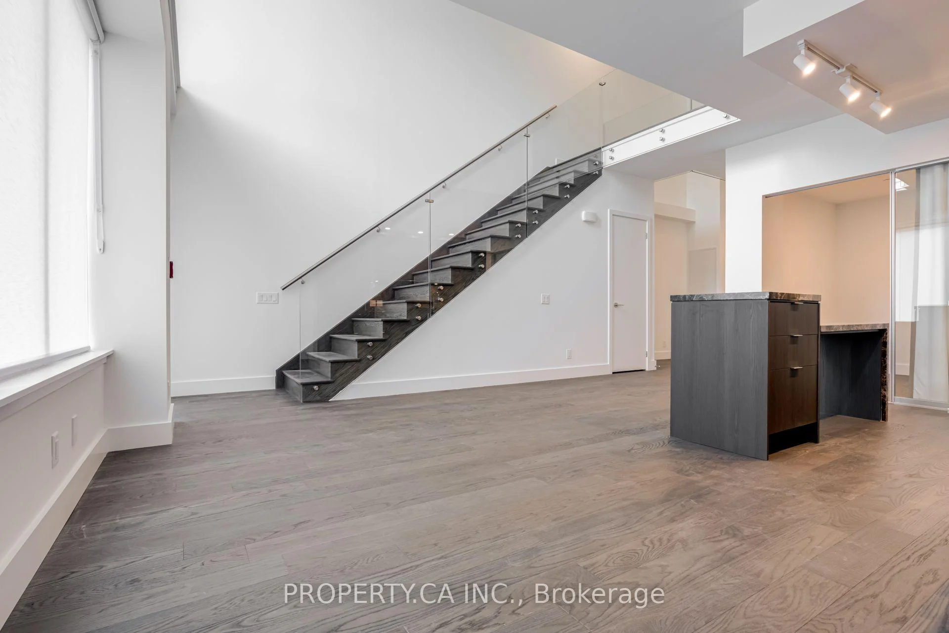 Photo 16 of Unit 106, 6 Greenbriar Road, North York, Bayview Village — HOMEH