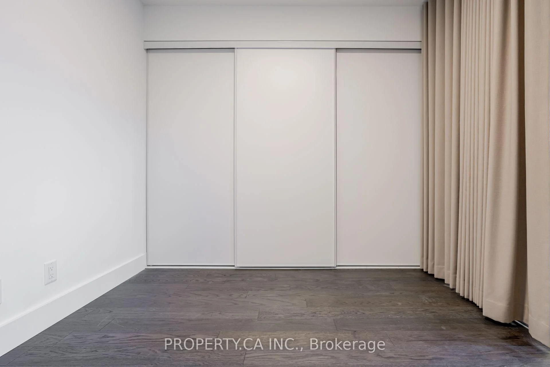 Photo 20 of Unit 106, 6 Greenbriar Road, North York, Bayview Village — HOMEH
