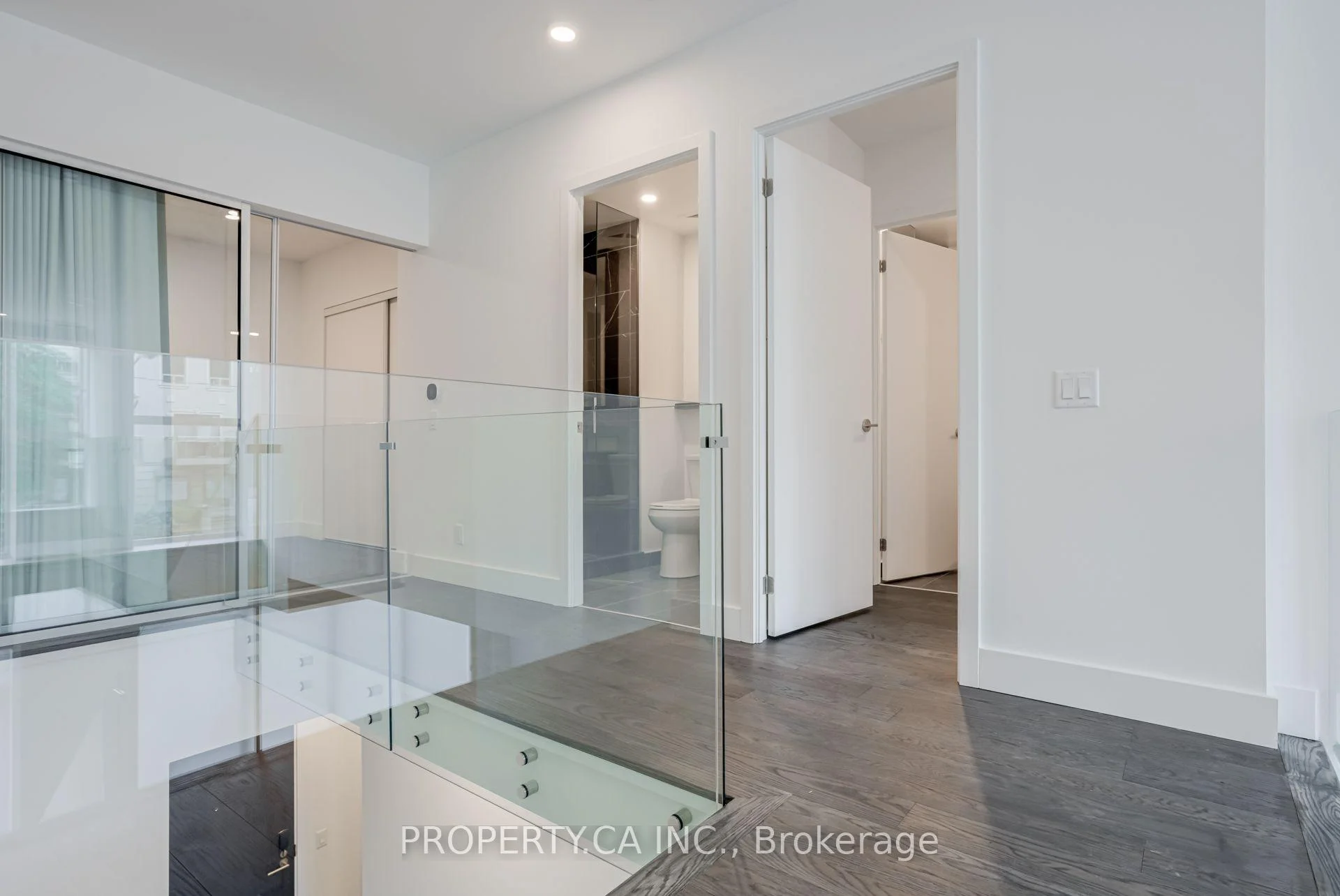 Photo 23 of Unit 106, 6 Greenbriar Road, North York, Bayview Village — HOMEH