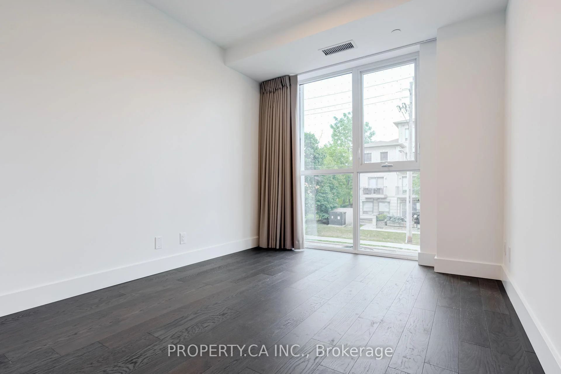 Photo 25 of Unit 106, 6 Greenbriar Road, North York, Bayview Village — HOMEH