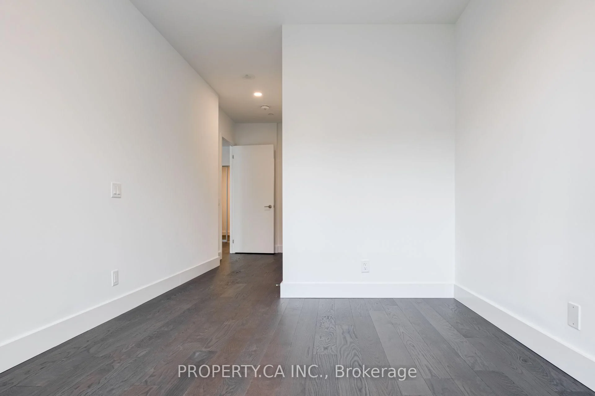 Photo 26 of Unit 106, 6 Greenbriar Road, North York, Bayview Village — HOMEH