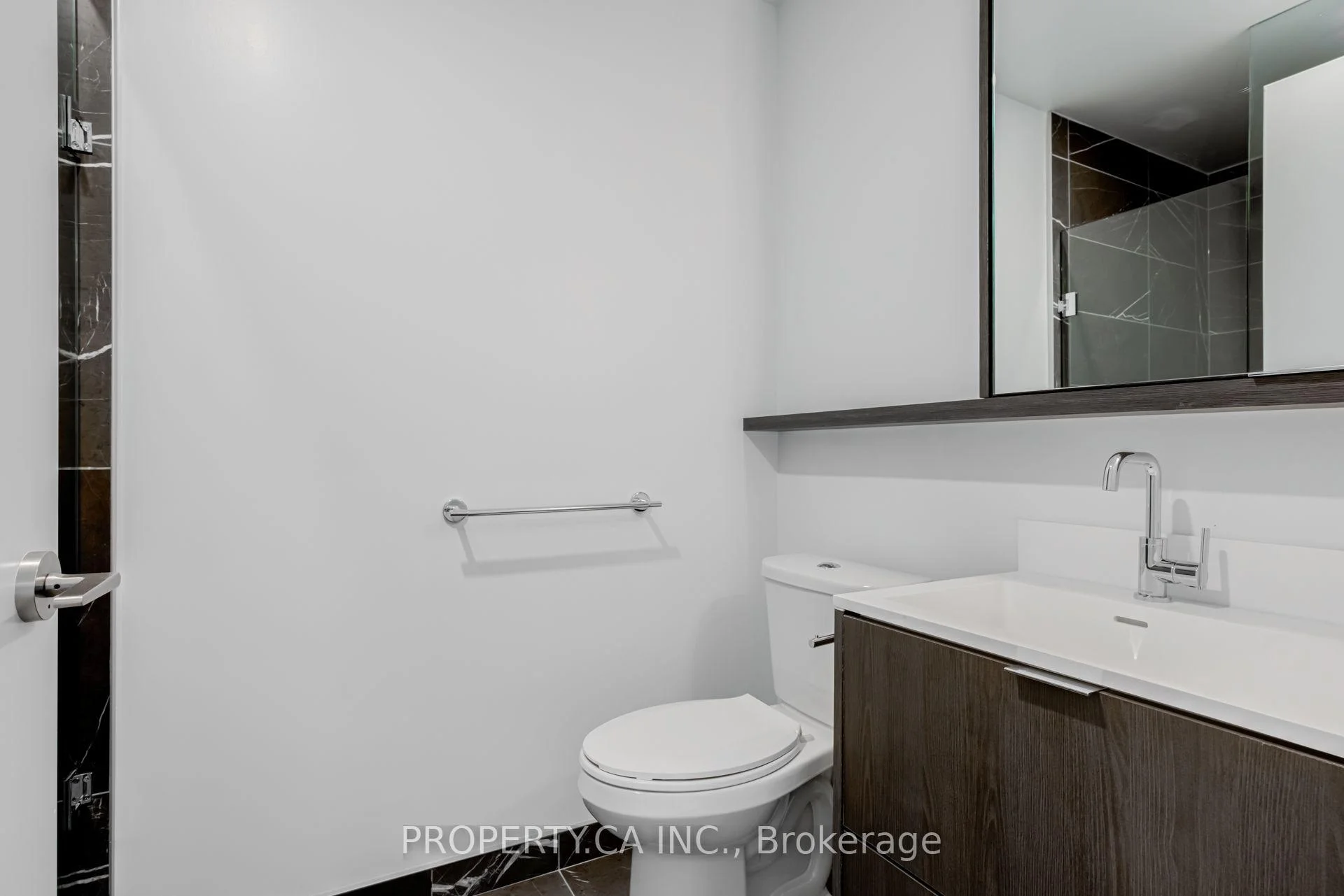Photo 28 of Unit 106, 6 Greenbriar Road, North York, Bayview Village — HOMEH