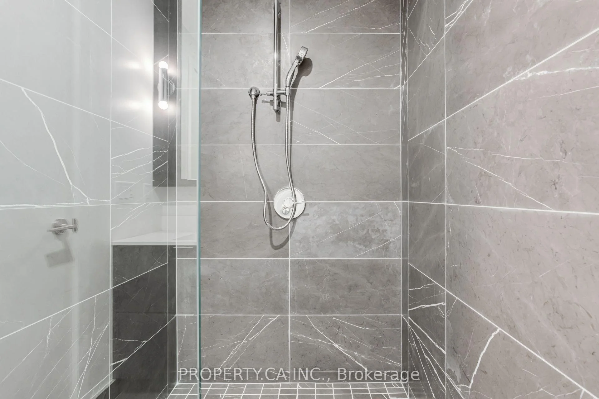 Photo 29 of Unit 106, 6 Greenbriar Road, North York, Bayview Village — HOMEH
