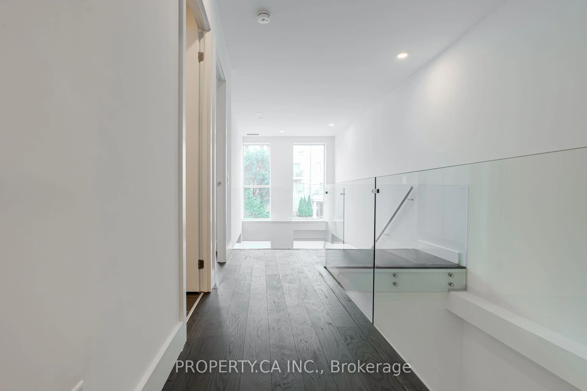 Photo 33 of Unit 106, 6 Greenbriar Road, North York, Bayview Village — HOMEH