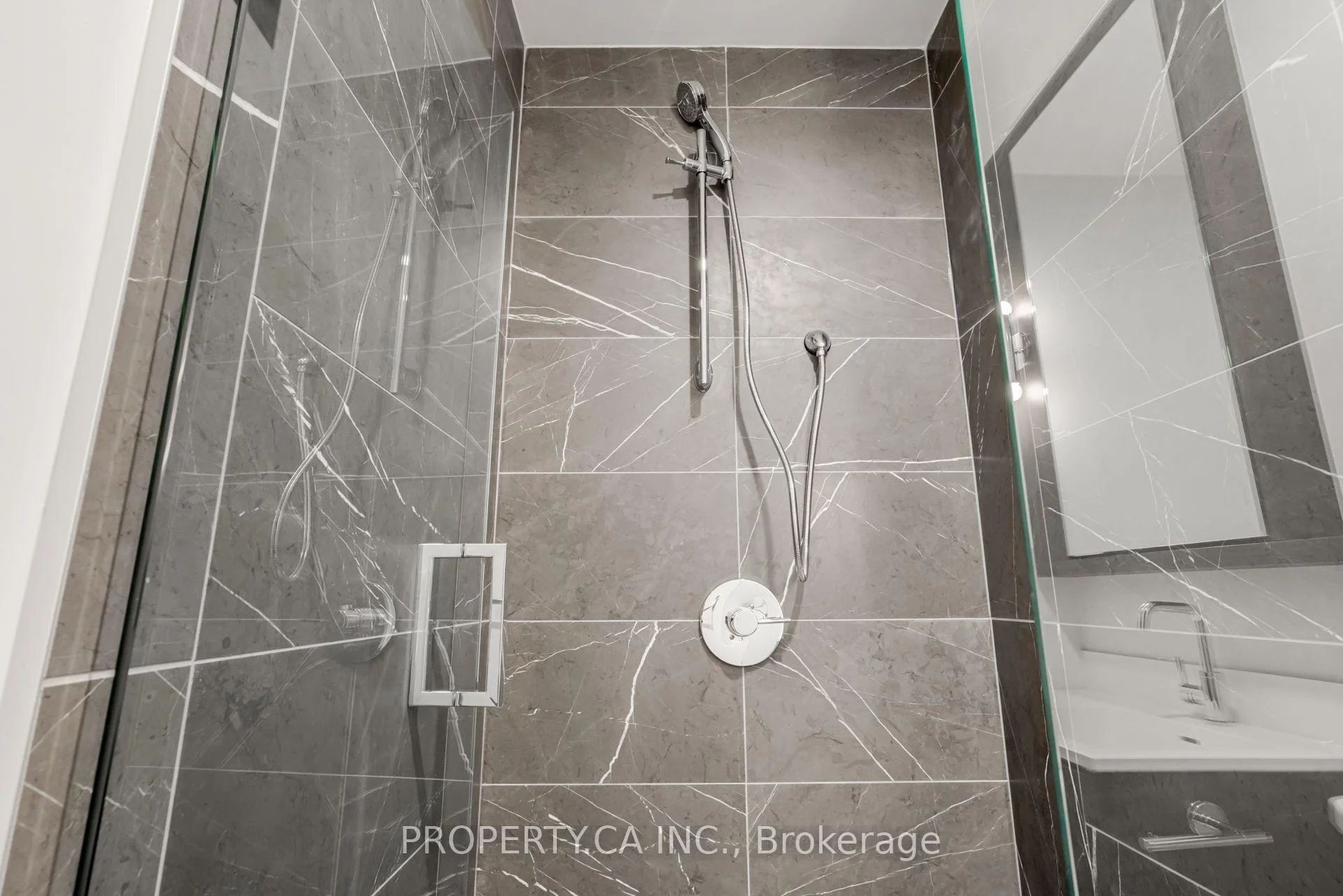 Photo 35 of Unit 106, 6 Greenbriar Road, North York, Bayview Village — HOMEH